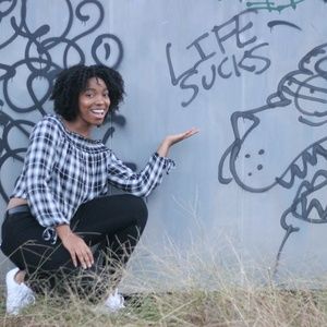 Meet your Posher, Anya